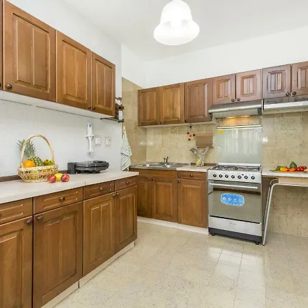 Elena Apartament
